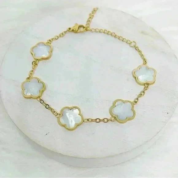 Camille Flower Bracelet in Pearly White - Picture 2 of 2